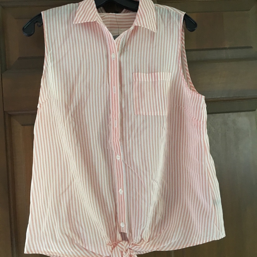 NWT collared sleeveless shirt